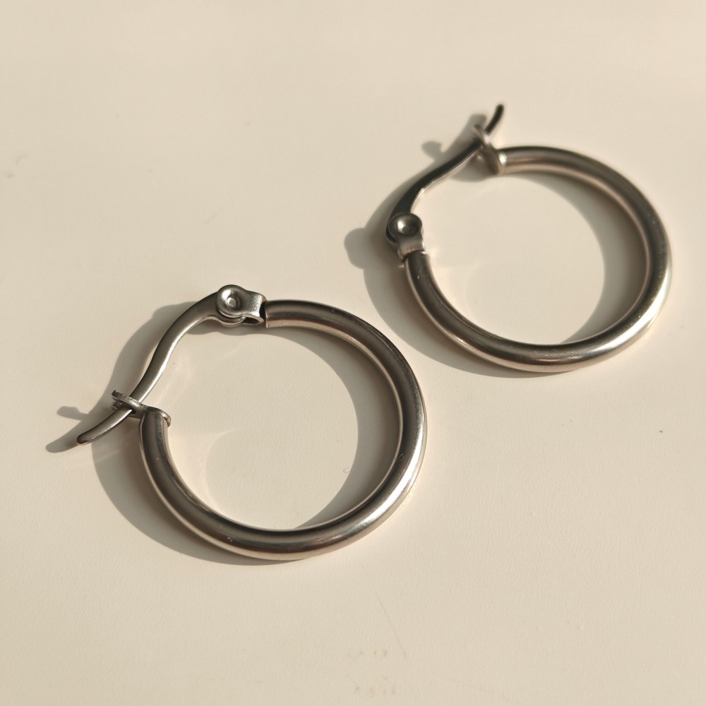 Silver Tone Polished Round Small Hoop Earrings Hinge Snap Minimalist Jewelry - Picture 3 of 4